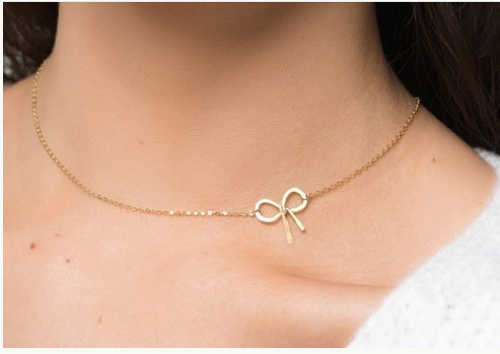 What necklace to give your girlfriend?