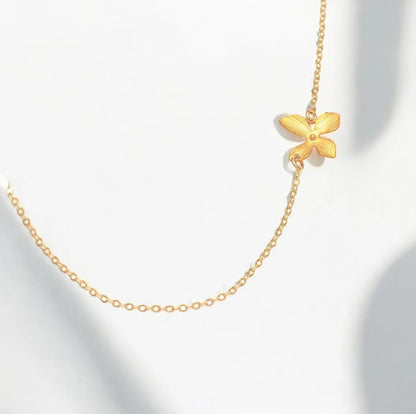 Tiny Flower Pendant Choke